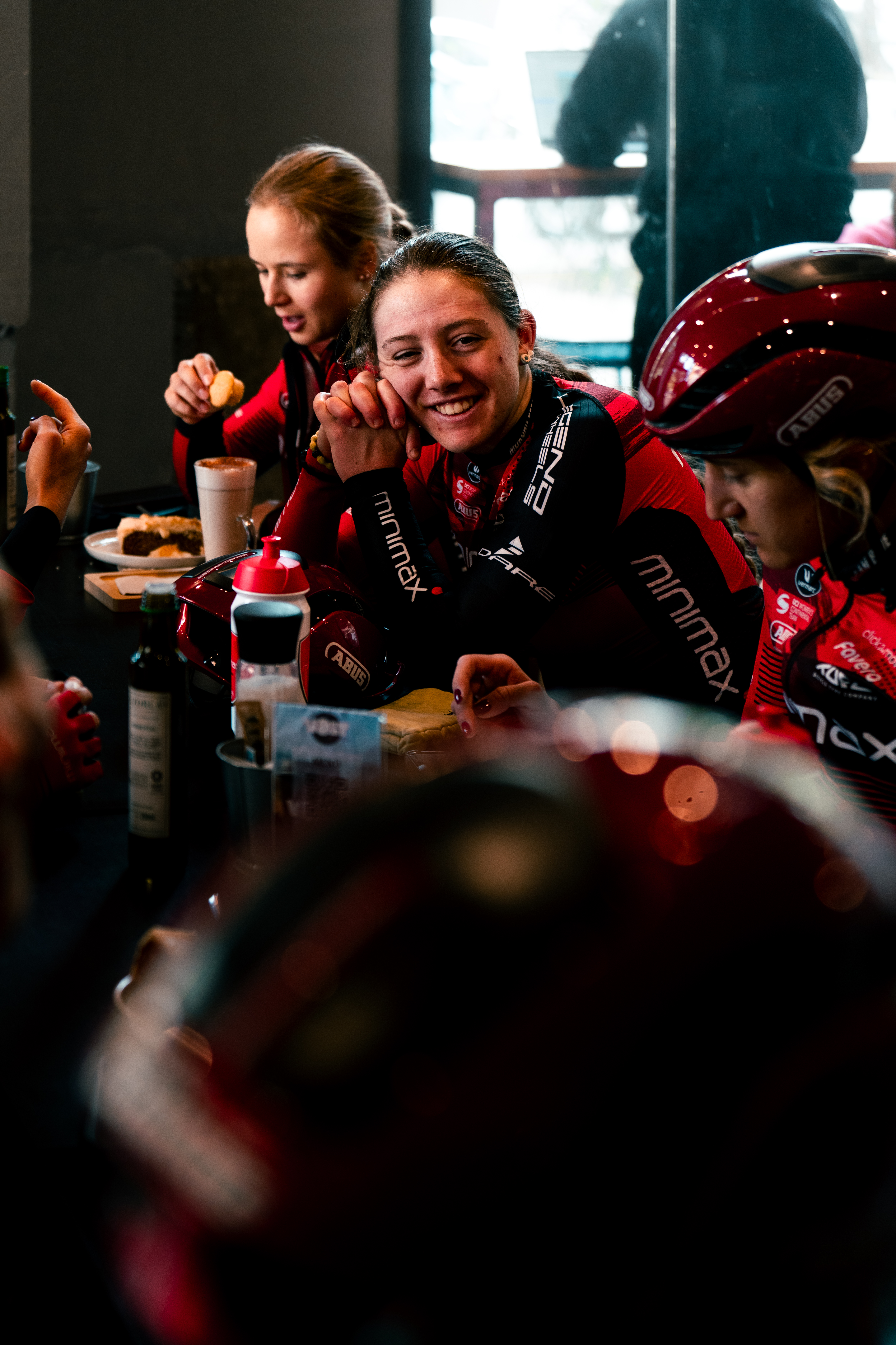 Minimax-cycling-team-familydinner.JPG