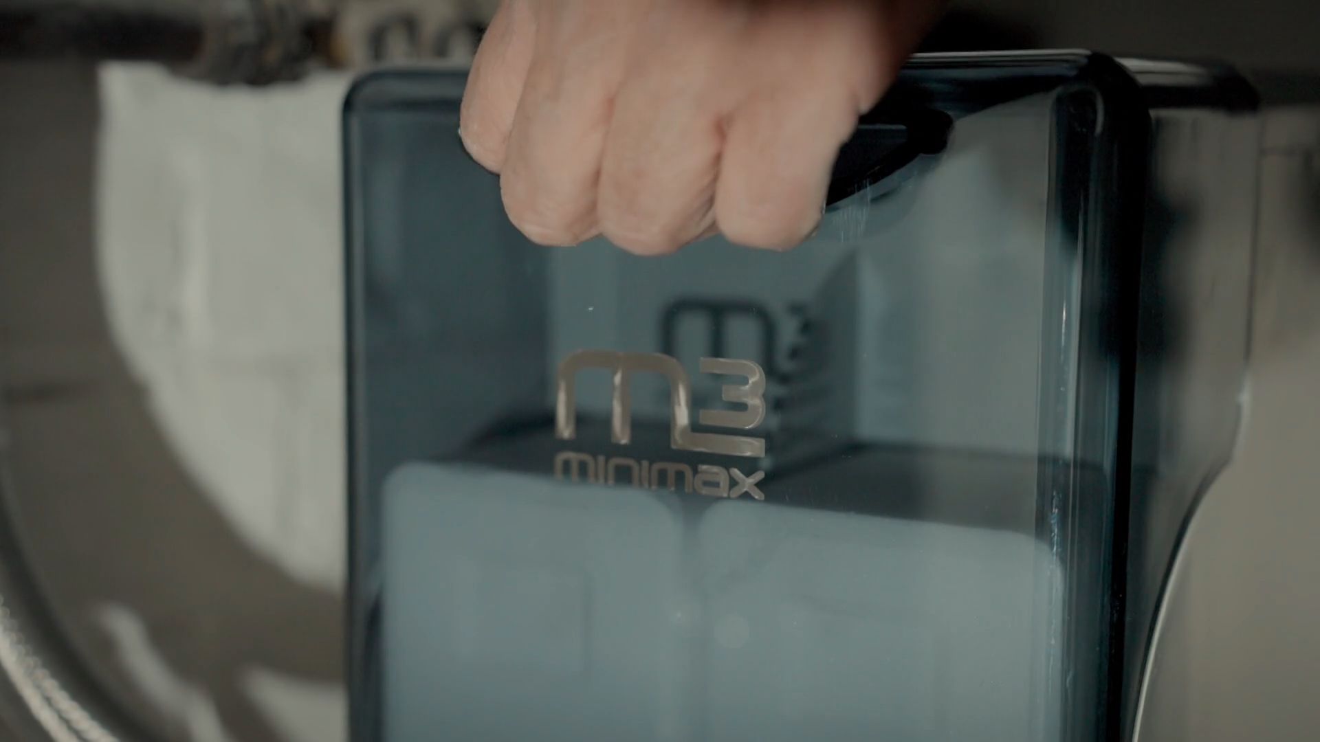 leuven-blind-gekocht-minimax-m3-waterontharder-kopen-technieker4.png
